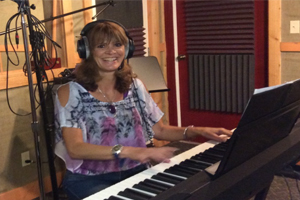 Recording at Sunnydaze: Maria during the recording of the album "Right Side Up"